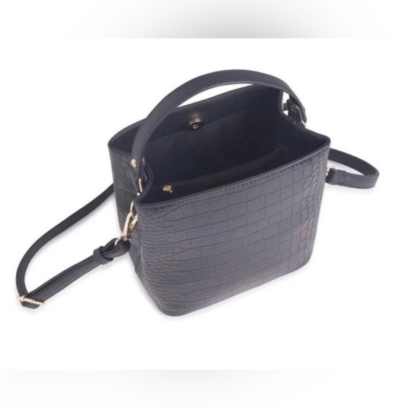 NWT AOTA Elena‎ Bucket Bag - Black Faux Crocodile - Picture 3 of 6